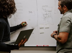 5 Contoh Analisis SWOT dalam Berbagai Industri dan Cara Membuatnya