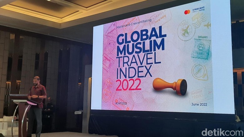 Pembahasan mengenai pengembangan wisata ramah muslim dalam acara Islamic Digital Day 2022.