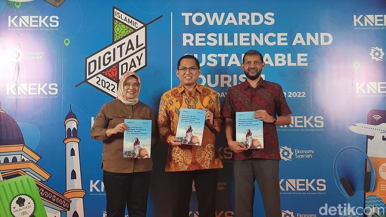 Pembahasan mengenai pengembangan wisata ramah muslim dalam acara Islamic Digital Day 2022.