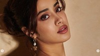 Janhvi Kapoor tengah menjadi perbincangan karena kebaikan hatinya ke pada seorang fotografer. Dok. Instagram