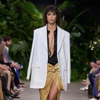 Kehidupan para perempuan kota yang bebas dan elegan kembali menginspirasi Michael Kors untuk koleksi busana yang ditampilkan di New York Fashion Week Spring/Summer 2023.  Foto: Dok. Michael Kors.