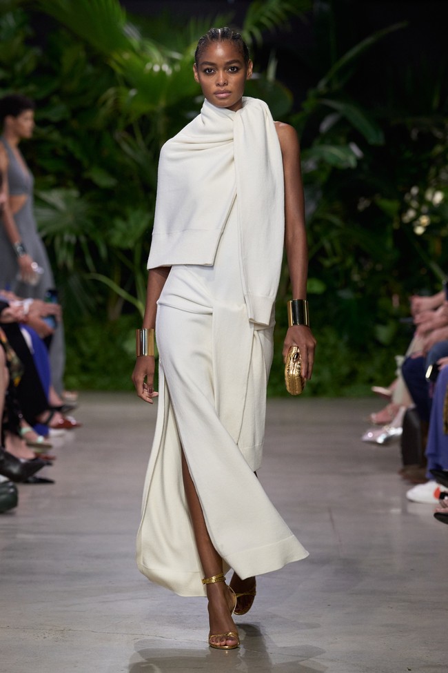 Kehidupan para perempuan kota yang bebas dan elegan kembali menginspirasi Michael Kors untuk koleksi busana yang ditampilkan di New York Fashion Week Spring/Summer 2023.  Foto: Dok. Michael Kors.