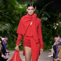 Kehidupan para perempuan kota yang bebas dan elegan kembali menginspirasi Michael Kors untuk koleksi busana yang ditampilkan di New York Fashion Week Spring/Summer 2023. Foto: Dok. Michael Kors.