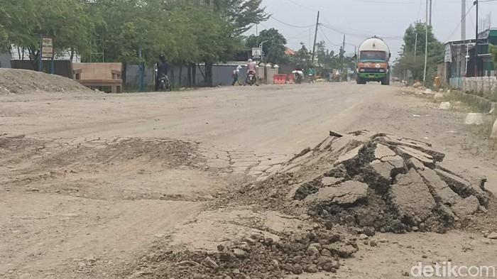 Kondisi jalan Desa Mangunsari Grobogan rusak parah, Rabu (21/9/2022).