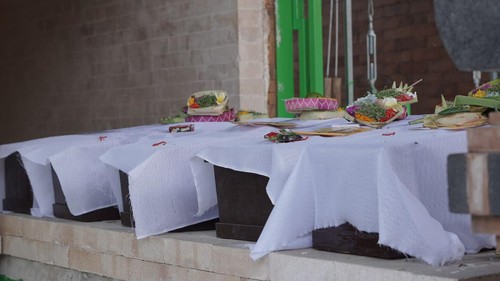 Kremasi jenazah terlantar oleh RSUP Prof Ngoerah di Perabuan Jenazah Dharma Kerthi Pura Dalem Kerobokan, Kerobokan Kaja, Badung, Rabu (21/9/2022)