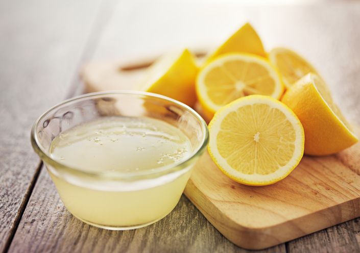 Jangan Peras Lemon ke Makanan Panas, Ini Sebabnya