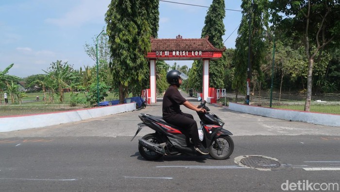 Lokasi laka beruntun di Jalan Mrisi, Pedukuhan Mrisi, Kalurahan Tirtonirmolo, Kapanewon Kasihan, Kabupaten Bantul, Rabu (21/9/2022).