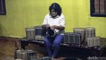Melihat Proses Pembuatan Tas Rotan Juwa Khas Jagoi Babang
