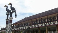 Selain memiliki nilai adat dan budaya yang tinggi bagi masyarakat Dayak, ternyata di Ramin Bantang ini memiliki filosofi tersendiri bagi Kabupaten Bengkayang.