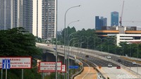 Tol Serbaraja Paket 1A menghubungkan ujung jalan tol eksisting (Ulujami-Pondok Aren-Serpong) di sisi klaster The Green BSD City, menuju simpang susun CBD BSD City di sisi AEON Mall, dan terkoneksi langsung dengan kawasan Transit-Oriented Development (TOD) Intermoda BSD City.