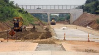 Tol Japek II Selatan ditargetkan rampung pada 2024. Pada Lebaran 2023 ditargetkan beroperasi sampai GT Sukabungah, dan 2024 selesai hingga Gate Jati Asih.