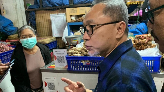 Menteri Perdagangaan Zulkifli Hasan Blusukan ke Pasar Badung, Bali