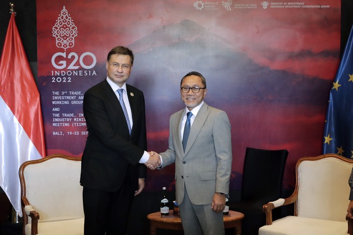 Menteri Perdagangan RI Zulkifli Hasan (Zulhas) bertemu Wakil Presiden Eksekutif/Komisaris Eropa (EVP) untuk Perdagangan Valdis Dombrovskis di Bali