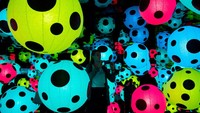 Dari Swedia, Yayoi juga memamerkan karya bertajuk Infinity Mirrored Room - Hymn of Life. Karya berupa bola lentera menyala warna-warni ini dipamerkan di Stockholm pada 31 Agustus 2016 lalu.