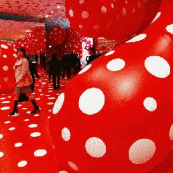 Yayoi Kusama Berpulang, Mengenang 3 Karya Ikonik Seniman Polkadot