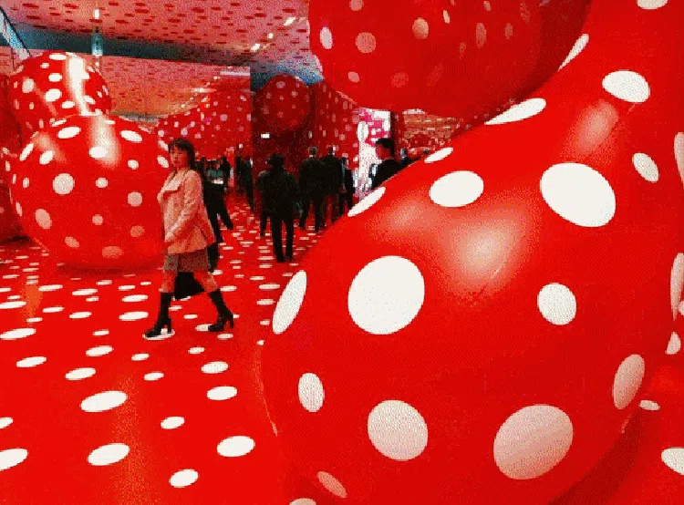 Menyelami Imajinasi Yayoi Kusama Dalam Dunia Polkadot