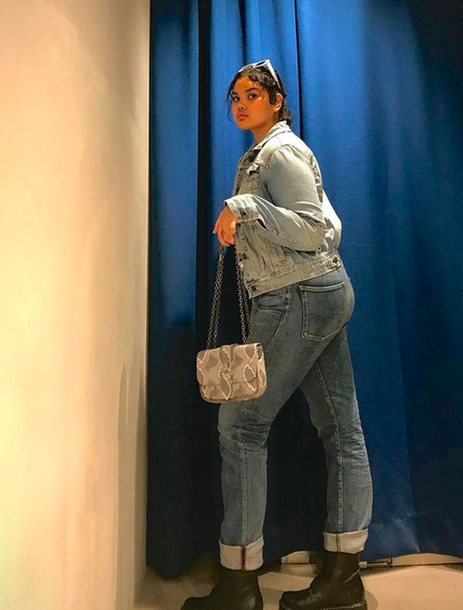 Dalam unggahan tersebut, Shahnaz menyertakan nama Milk Model Management sebagai agensi model yang menaunginya di sana. #MilkCurve, demikian agensi tersebut memberi tagar di foto penampilan Shahnaz. Jill Kortleve, model curvy yang tengah naik daun, juga diwakili oleh agensi yang sama. (Foto: Instagram/@shahnaz.indira)