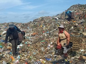 Pemulung Pilih Pulang Kampung Jika TPA Suwung Ditutup