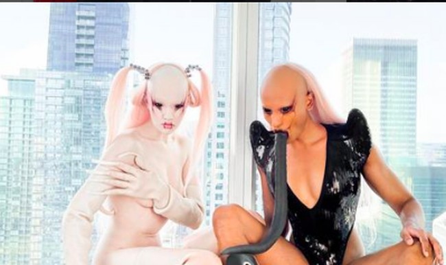 Penampilan mereka jauh dari kata normal. Namun dengan keanehan dan sentuhan seni tersebut, mereka kini menjadi influencer dengan 742 ribu followers. Foto: dok. Instagram/@matieresfecales