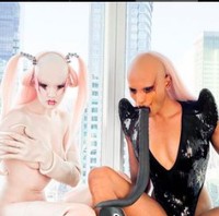 Penampilan mereka jauh dari kata normal. Namun dengan keanehan dan sentuhan seni tersebut, mereka kini menjadi influencer dengan 742 ribu followers. Foto: dok. Instagram/@matieresfecales