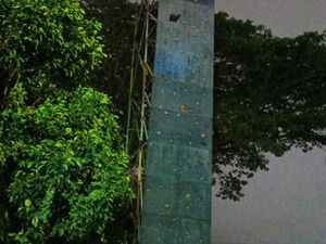 Terungkap Alasan Pemuda di Malang Naik Wall Climbing Dikira Mau Bunuh Diri