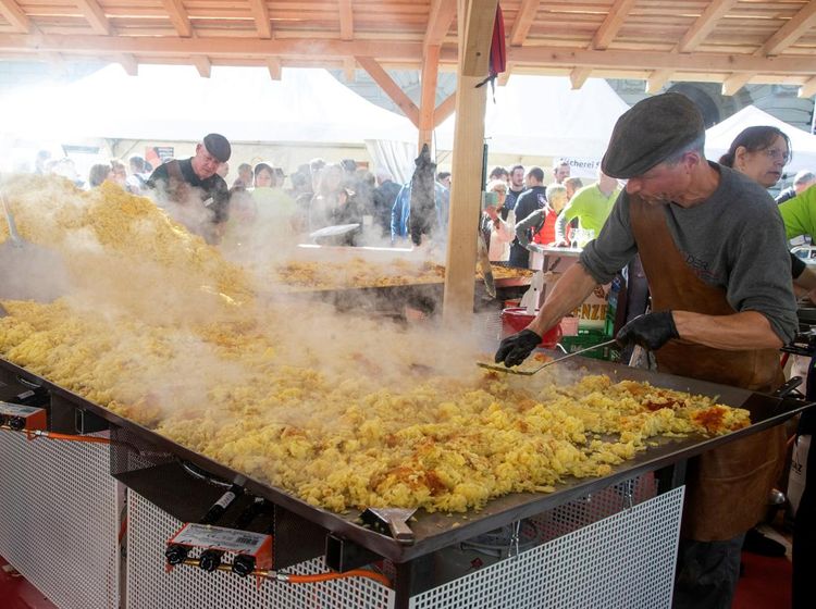 Pecah Rekor! Ini Pancake Kentang Terbesar di Dunia