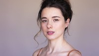 Nama Lady Rhea Royce sudah disebut-sebut sejak awal episode sebagai istri dari Daemon Targaryen. (Foto: dok. IMDB) 