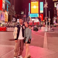 Bak pasangan baru, selama di sana Raffi dan Nagita selalu tampil kompak dan mesra. Momen-momen kebersamaannya itu pun dipamerkan melalui akun Instagram pribadinya. Foto: Instagram/@raffinagita1717