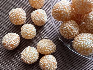 Resep Onde-onde Mini yang Renyah Gurih Buat Teman Ngopi