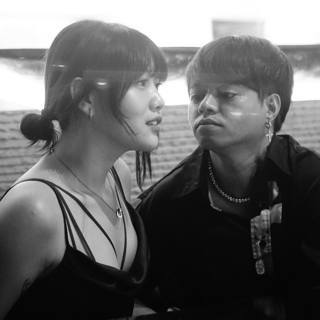 Dugaan perselingkuhan semakin kuat setelah sang selebgram kedapatan mengganti caption atau keterangan di postingan foto pernikahannya. Pada unggahan yang memperlihatkan kebahagiaan mereka setelah mengikat janji di Bali, Wendy menulis umpatan seolah suaminya telah bermain-main dan memberinya trauma.Foto: Instagram @ybrap