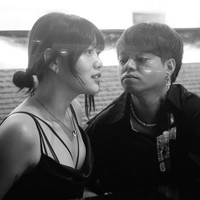 Dugaan perselingkuhan semakin kuat setelah sang selebgram kedapatan mengganti caption atau keterangan di postingan foto pernikahannya. Pada unggahan yang memperlihatkan kebahagiaan mereka setelah mengikat janji di Bali, Wendy menulis umpatan seolah suaminya telah bermain-main dan memberinya trauma.Foto: Instagram @ybrap