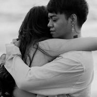 Apa iya ada alasan yang cukup menjustifikasi perselingkuhan di saat perempuan udah berusaha jadi istri yang baik, diem di rumah dan ga macem-macem? Apa iya cape hati bisa sembuh dengan f**k around? Bukannya kunci hubungan itu komunikasi? bukan f**k around? tulisnya kemarin.Foto: Instagram @ybrap