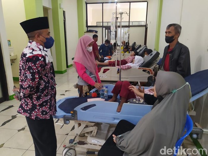 Sejumlah siswa MI diduga keracunan dirawat di RSUD Tidar Kota Magelang, Rabu (21/9/2022).