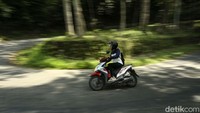 Kawasan yang terkenal akan tikungan tajamnya ini kerap dinamai tikungan bukit Vandering.
