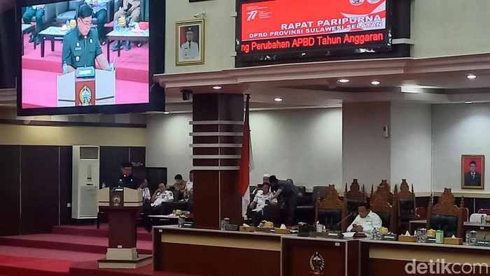 Sidang paripurna DPRD Sulsel.