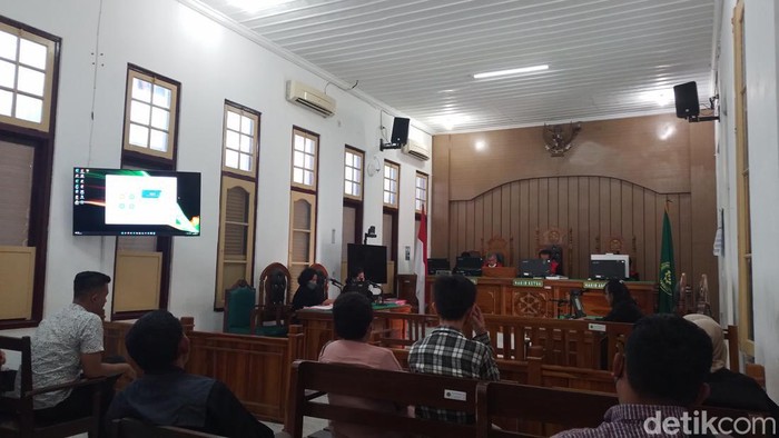 Sidang vonis kurir sabu di Medan.