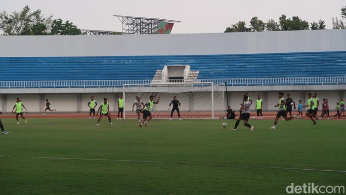 Skuad PSIM Jogja berlatih di Stadion Mandala Krida, Rabu (21/9/2022).