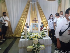 Video Kedatangan Jenazah PNS Semarang Saksi Korupsi di Rumah Duka