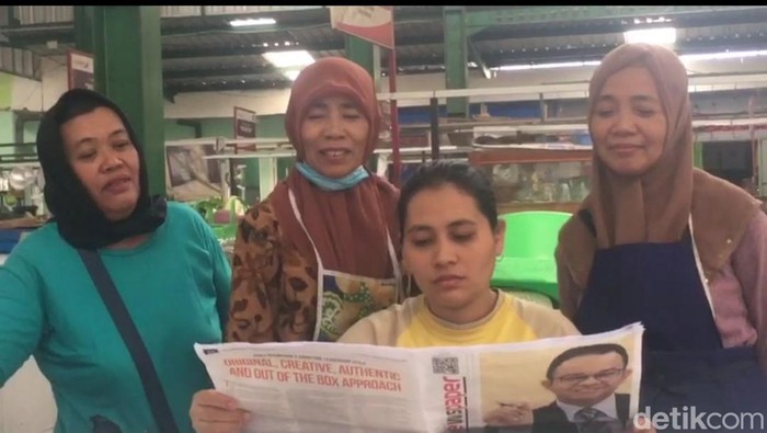 Tabloid Anies Baswedan di Pasar Klojen Malang