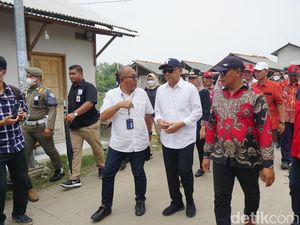 Nelayan di Indramayu Curhat ke Teten Masduki