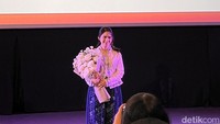Ciri khas Hanbok dari busana Tissa Biani terlihat dari rok yang dikenakan. (Foto: Ron/detikcom)