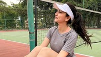 Dilihat dari Instagram, Valerie Tifanka sudah kurang lebih dua tahun rutin main tenis. (Foto: dok Instagram)