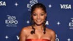 Pesona Halle Bailey Sang Princess Ariel di The Little Mermaid