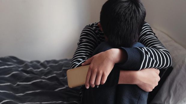 Kasus pembullyan di Cirebon menarik perhatian banyak pihak. Sejumlah remaja SMA merundung laki-laki disabilitas di Desa Bojong Kulon, Cirebon, Jawa Barat.