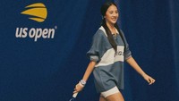 Pada kunjungannya di Amerika, Anya terlihat berpose dalam perhelatan tenis dunia, US Open 2022. (Foto: Instagram @anyageraldine)