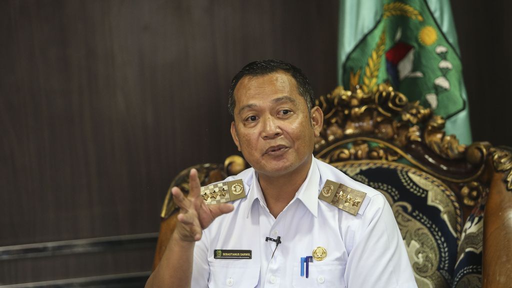 Bupati Bengkayang Sebastianus Darwis
