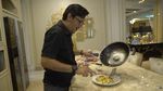 Mewah Banget! Dapur Andre Taulany Ini Berlapis Emas 22 Karat