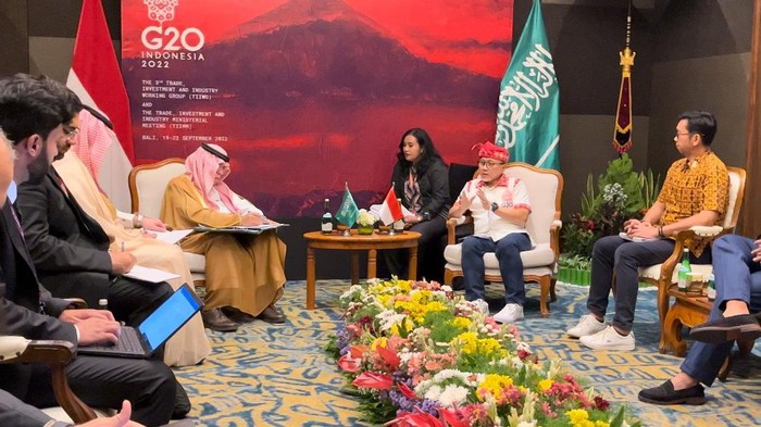 Menteri Perdagangan RI Zulkifli Hasan mendorong segera dimulainya perundingan persetujuan kemitraan ekonomi komprehensif antara Indonesia dan Arab Saudi guna mempererat hubungan kerjasama ekonomi kedua negara.