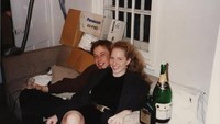 Selama setahun, Elon Musk dan Jennifer Gwynne berkencan pada 1994-1995 ketika masih menjadi mahasiswa di Universitas Pennsylvania.  Foto: RR Auctions/ Istimewa