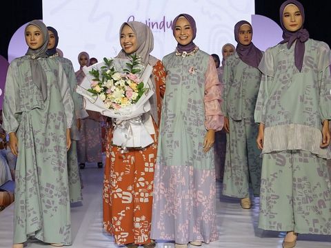 Foto Trini Midiati Yuniar, pemilik brand hijab Deenay.